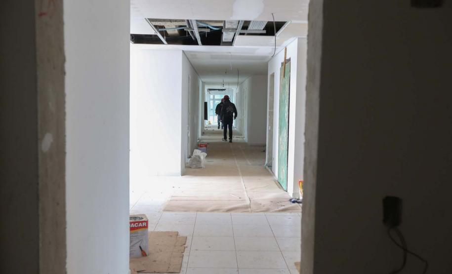 Construcao da Delegacia Cidada de Almirante Tamandare. A delegacia cidadã é um novo modelo de atendimento em delegacias no Paraná, com espaços específicos e reservados para separar vítimas de agressores e possibilidade de auxílio de assistentes sociais e psicólogos, quando necessário. Almirante Tamandare