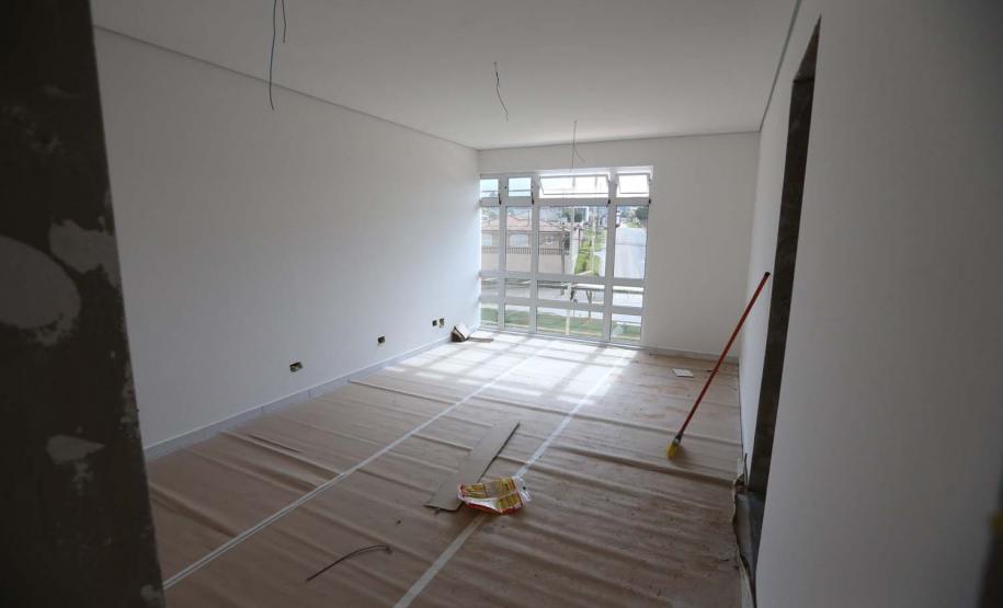 Construcao da Delegacia Cidada de Almirante Tamandare. A delegacia cidadã é um novo modelo de atendimento em delegacias no Paraná, com espaços específicos e reservados para separar vítimas de agressores e possibilidade de auxílio de assistentes sociais e psicólogos, quando necessário. Almirante Tamandare