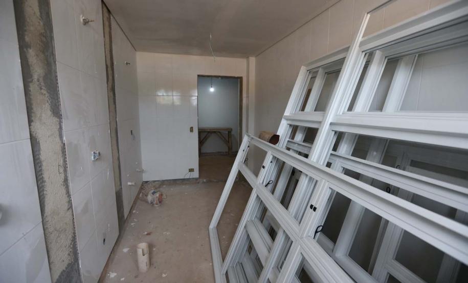 Construcao da Delegacia Cidada de Almirante Tamandare. A delegacia cidadã é um novo modelo de atendimento em delegacias no Paraná, com espaços específicos e reservados para separar vítimas de agressores e possibilidade de auxílio de assistentes sociais e psicólogos, quando necessário. Almirante Tamandare