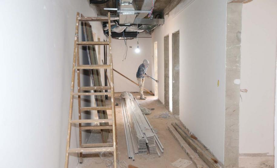 Construcao da Delegacia Cidada de Almirante Tamandare. A delegacia cidadã é um novo modelo de atendimento em delegacias no Paraná, com espaços específicos e reservados para separar vítimas de agressores e possibilidade de auxílio de assistentes sociais e psicólogos, quando necessário. Almirante Tamandare