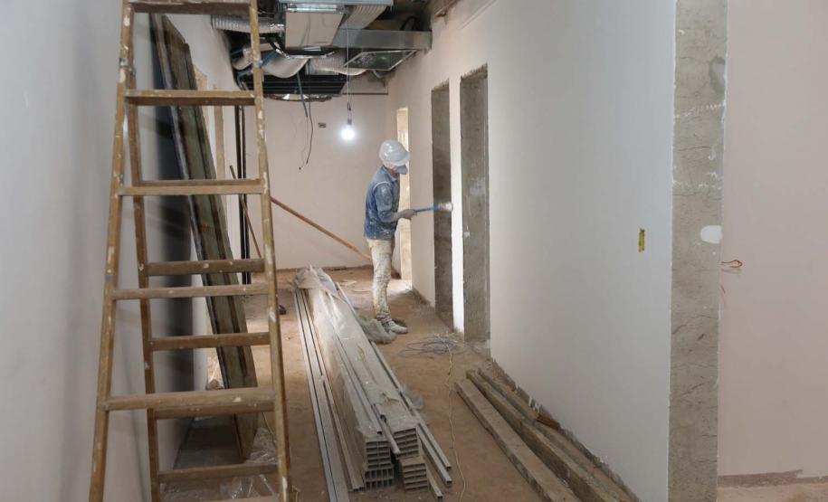 Construcao da Delegacia Cidada de Almirante Tamandare. A delegacia cidadã é um novo modelo de atendimento em delegacias no Paraná, com espaços específicos e reservados para separar vítimas de agressores e possibilidade de auxílio de assistentes sociais e psicólogos, quando necessário. Almirante Tamandare