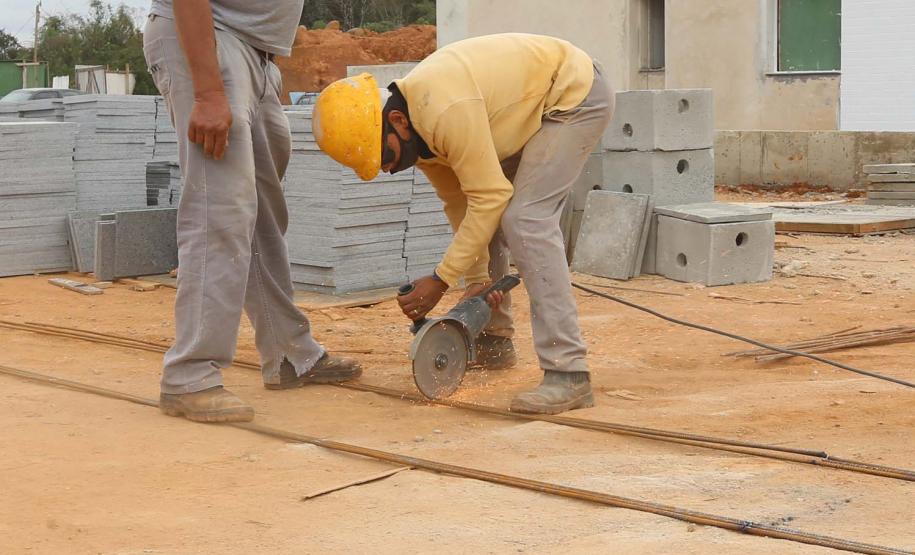 Construcao da Delegacia Cidada de Almirante Tamandare. A delegacia cidadã é um novo modelo de atendimento em delegacias no Paraná, com espaços específicos e reservados para separar vítimas de agressores e possibilidade de auxílio de assistentes sociais e psicólogos, quando necessário. Almirante Tamandare