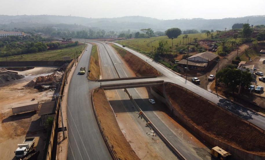 Obras na  PR-445  no trecho de 15,8 quilômetros entre Londrina e o distrito de Irerê tem previsão de entrega para dezembro