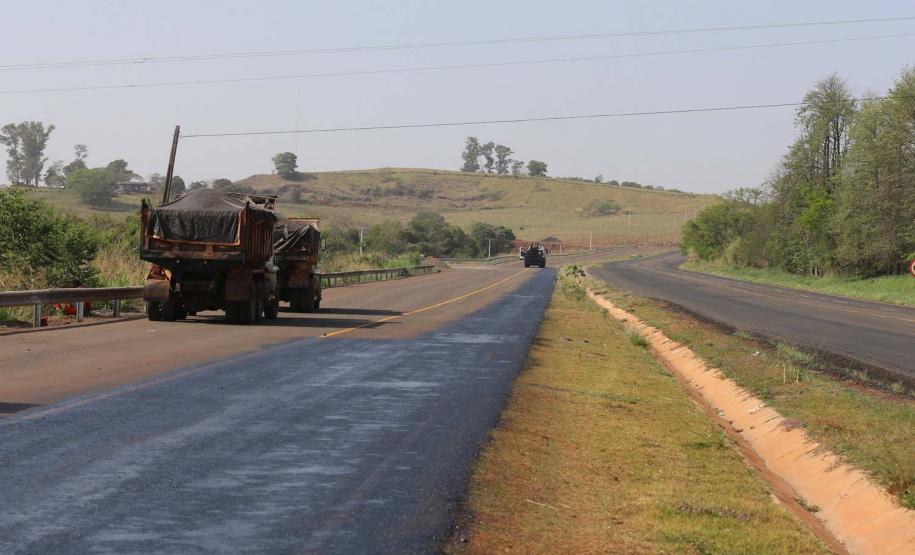 Obras na  PR-445  no trecho de 15,8 quilômetros entre Londrina e o distrito de Irerê tem previsão de entrega para dezembro