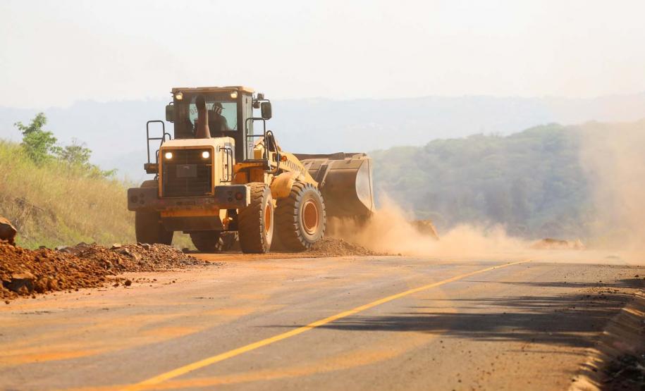 Obras na  PR-445  no trecho de 15,8 quilômetros entre Londrina e o distrito de Irerê tem previsão de entrega para dezembro