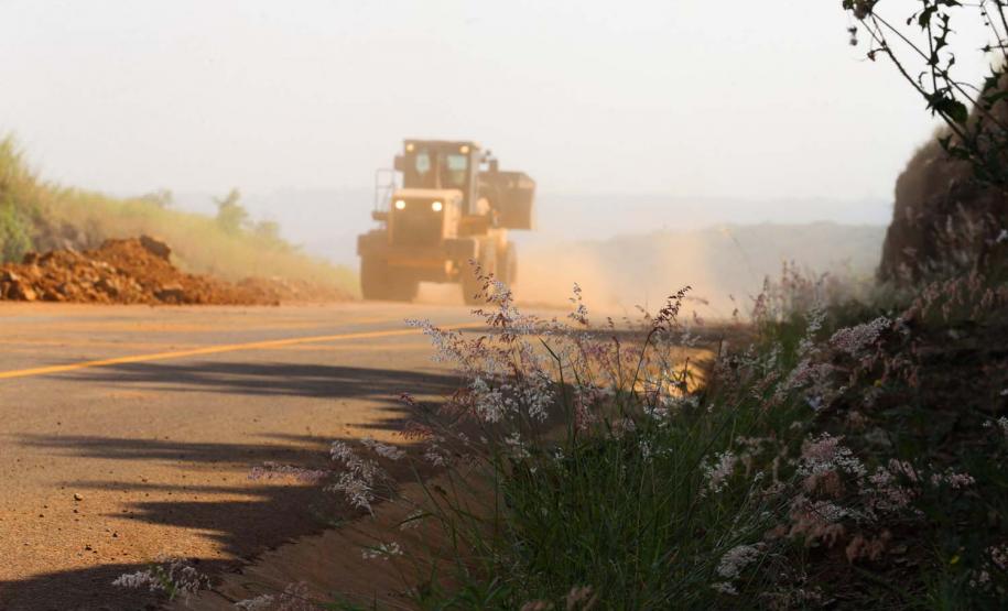 Obras na  PR-445  no trecho de 15,8 quilômetros entre Londrina e o distrito de Irerê tem previsão de entrega para dezembro