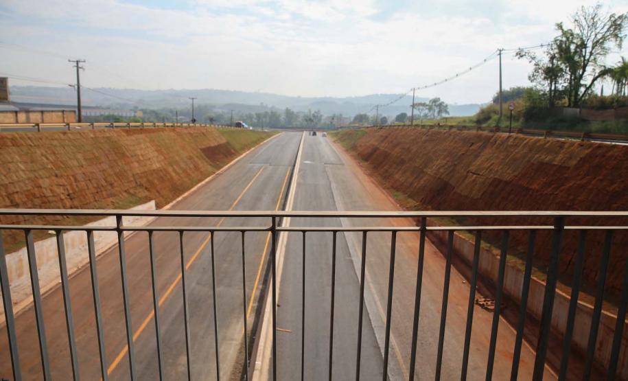 Obras na  PR-445  no trecho de 15,8 quilômetros entre Londrina e o distrito de Irerê tem previsão de entrega para dezembro
