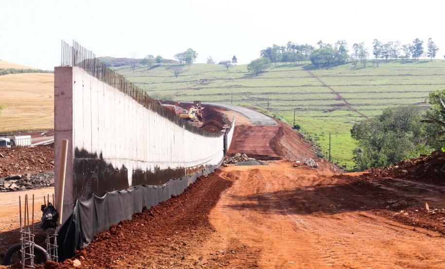 Obras na  PR-445  no trecho de 15,8 quilômetros entre Londrina e o distrito de Irerê tem previsão de entrega para dezembro