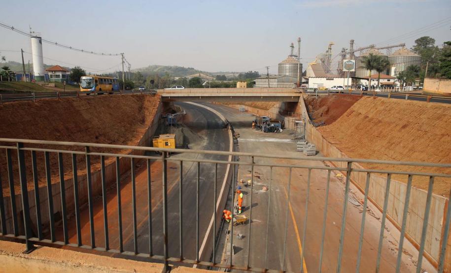 Obras na  PR-445  no trecho de 15,8 quilômetros entre Londrina e o distrito de Irerê tem previsão de entrega para dezembro