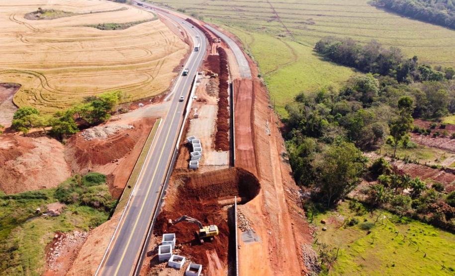 Obras na  PR-445  no trecho de 15,8 quilômetros entre Londrina e o distrito de Irerê tem previsão de entrega para dezembro