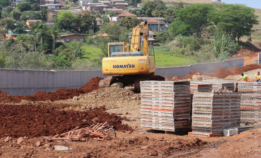 Obras na  PR-445  no trecho de 15,8 quilômetros entre Londrina e o distrito de Irerê tem previsão de entrega para dezembro