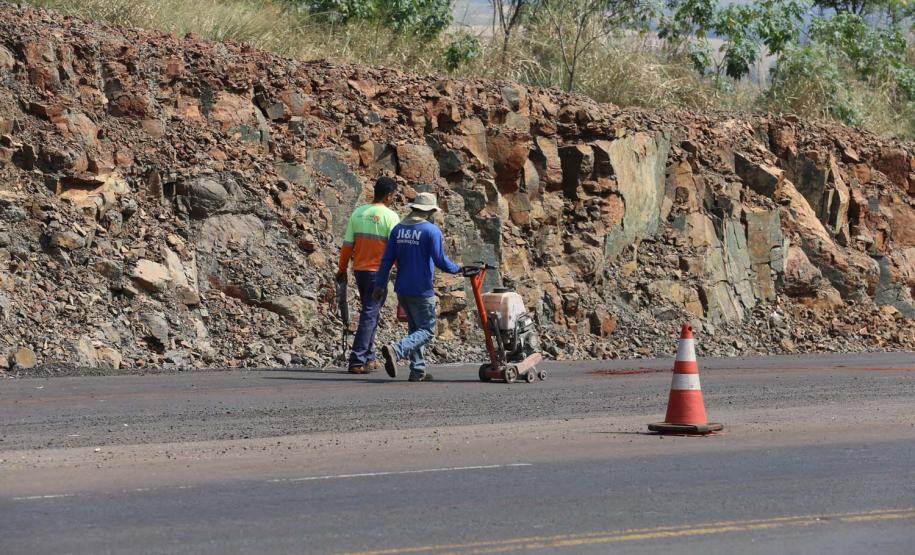 Obras na  PR-445  no trecho de 15,8 quilômetros entre Londrina e o distrito de Irerê tem previsão de entrega para dezembro