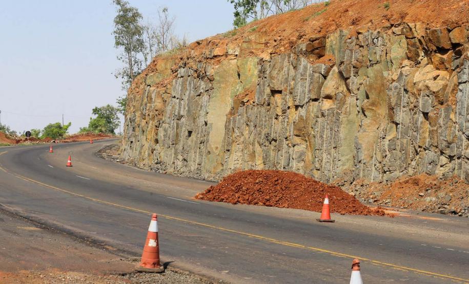 Obras na  PR-445  no trecho de 15,8 quilômetros entre Londrina e o distrito de Irerê tem previsão de entrega para dezembro