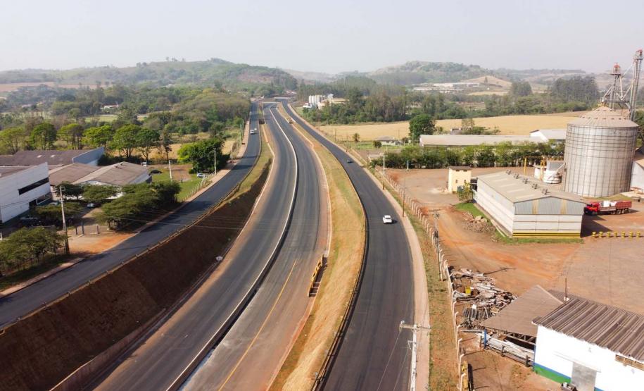 Obras na  PR-445  no trecho de 15,8 quilômetros entre Londrina e o distrito de Irerê tem previsão de entrega para dezembro