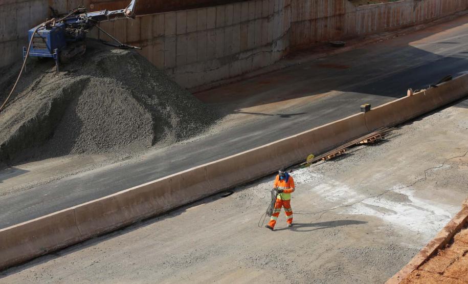 Obras na  PR-445  no trecho de 15,8 quilômetros entre Londrina e o distrito de Irerê tem previsão de entrega para dezembro