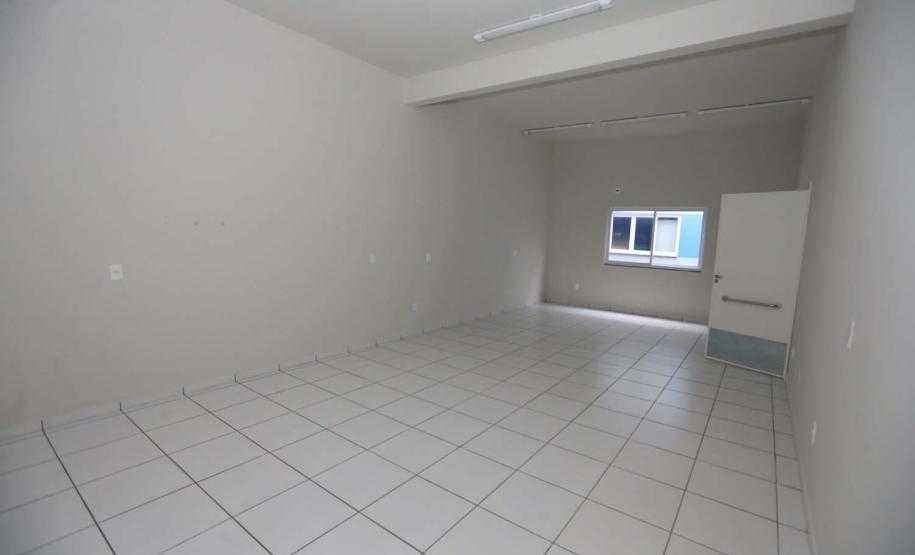 As edificacoes da nova Unidade Basica de Saude (UBS) e Pronto Atendimento (PA) em Pato Bragado estao em processo de conclusao. O complexo possibilitara o atendimento unificado de promo‹o e prote‹o da saude da populacao.  A nova UBS comporta salas para consultorios clinicos, imunizao e demais procedimentos, entre outros setores. Ja o PA (em fase terminal) sera exclusivo a pacientes do municipio para atendimento a situacoes de urgencia e emergencia.