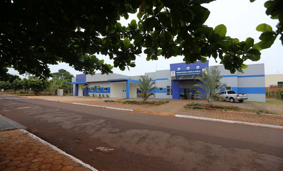 As edificacoes da nova Unidade Basica de Saude (UBS) e Pronto Atendimento (PA) em Pato Bragado estao em processo de conclusao. O complexo possibilitara o atendimento unificado de promo‹o e prote‹o da saude da populacao.  A nova UBS comporta salas para consultorios clinicos, imunizao e demais procedimentos, entre outros setores. Ja o PA (em fase terminal) sera exclusivo a pacientes do municipio para atendimento a situacoes de urgencia e emergencia.