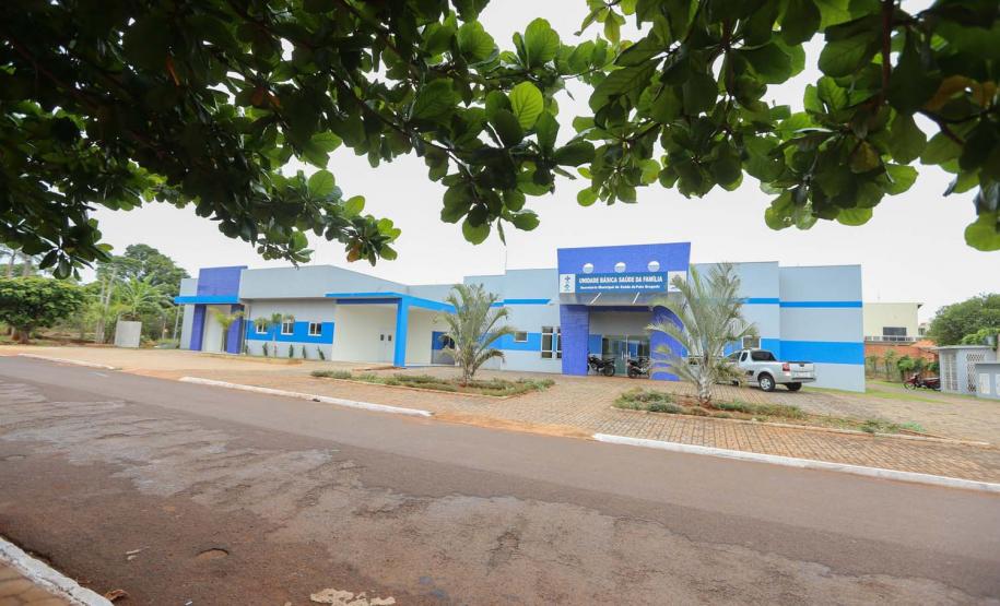 As edificacoes da nova Unidade Basica de Saude (UBS) e Pronto Atendimento (PA) em Pato Bragado estao em processo de conclusao. O complexo possibilitara o atendimento unificado de promo‹o e prote‹o da saude da populacao.  A nova UBS comporta salas para consultorios clinicos, imunizao e demais procedimentos, entre outros setores. Ja o PA (em fase terminal) sera exclusivo a pacientes do municipio para atendimento a situacoes de urgencia e emergencia.