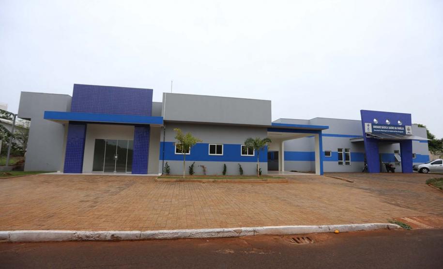 As edificacoes da nova Unidade Basica de Saude (UBS) e Pronto Atendimento (PA) em Pato Bragado estao em processo de conclusao. O complexo possibilitara o atendimento unificado de promo‹o e prote‹o da saude da populacao.  A nova UBS comporta salas para consultorios clinicos, imunizao e demais procedimentos, entre outros setores. Ja o PA (em fase terminal) sera exclusivo a pacientes do municipio para atendimento a situacoes de urgencia e emergencia.