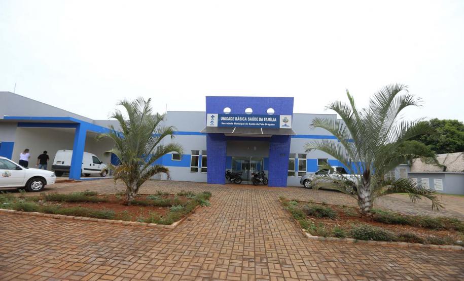 As edificacoes da nova Unidade Basica de Saude (UBS) e Pronto Atendimento (PA) em Pato Bragado estao em processo de conclusao. O complexo possibilitara o atendimento unificado de promo‹o e prote‹o da saude da populacao.  A nova UBS comporta salas para consultorios clinicos, imunizao e demais procedimentos, entre outros setores. Ja o PA (em fase terminal) sera exclusivo a pacientes do municipio para atendimento a situacoes de urgencia e emergencia.