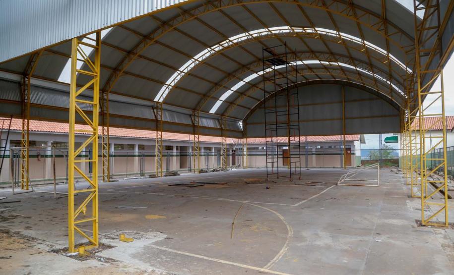 Cobertura da Quadra Esportiva no Colégio Estadual do Campo Affonso Martinez Albaladejo e Caetano Munhoz da Rocha.