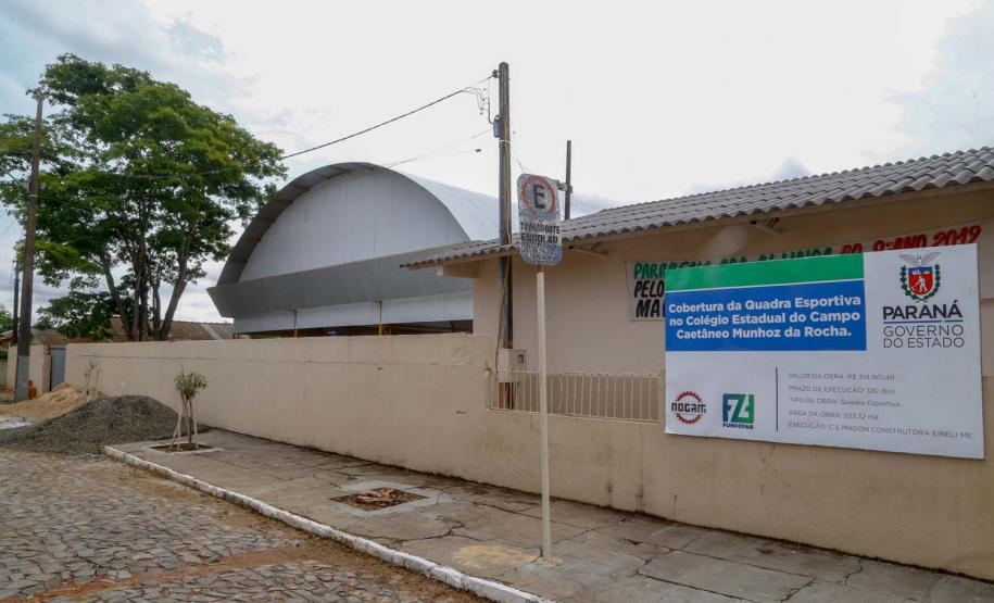 Cobertura da Quadra Esportiva no Colégio Estadual do Campo Affonso Martinez Albaladejo e Caetano Munhoz da Rocha.