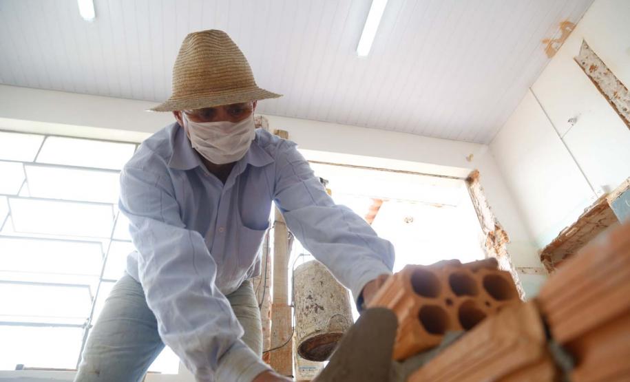 colegio estadual leonardo f. nogueira em Pinhalão.