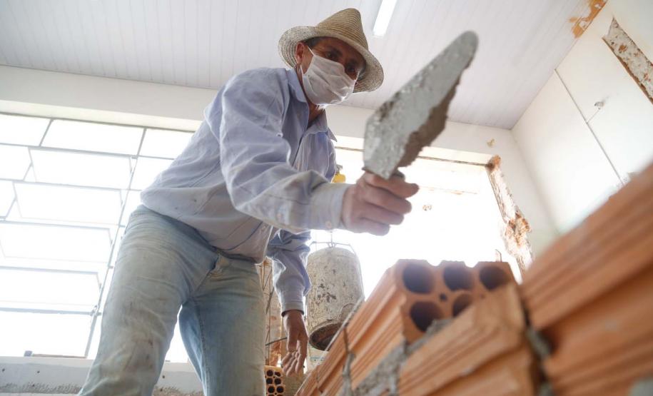 colegio estadual leonardo f. nogueira em Pinhalão.