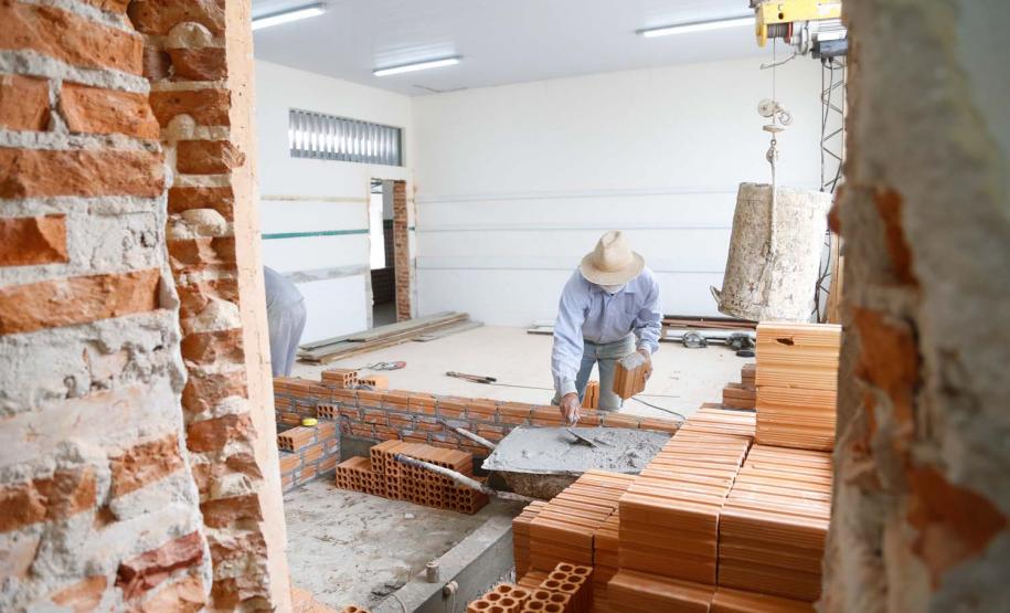 colegio estadual leonardo f. nogueira em Pinhalão.