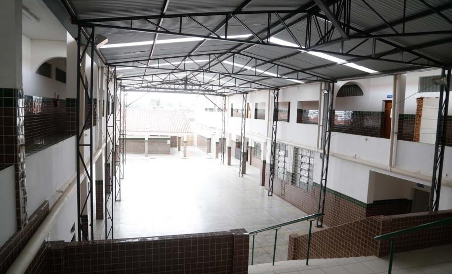 colegio estadual leonardo f. nogueira em Pinhalão.