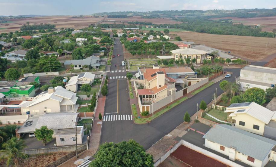 Pavimentação asfaltica no distrito de Dom Armando em Missal- Foto : Jonathan Campos / AEN
