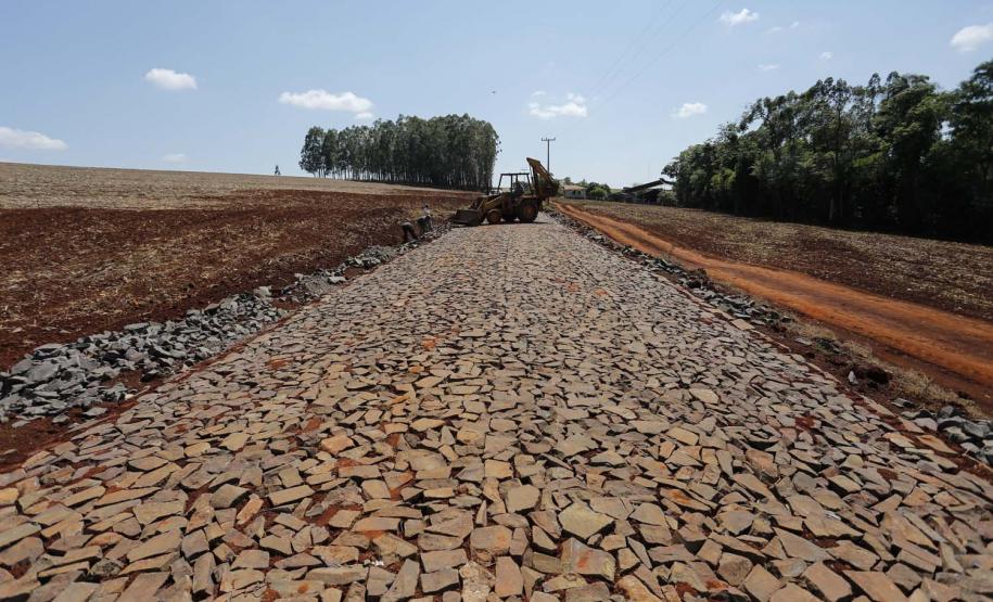 Maripá - 21-10-2020 -Pavimentação da estrada Auto Aurora em Maripá