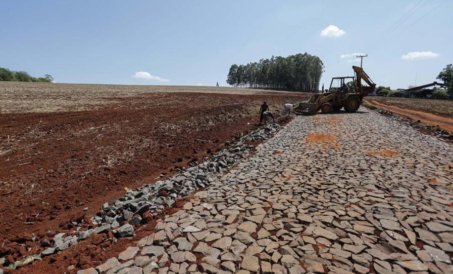 Maripá - 21-10-2020 -Pavimentação da estrada Auto Aurora em Maripá