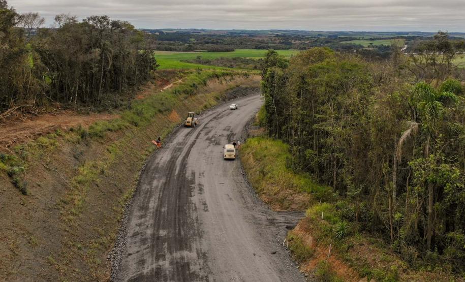 Pavimentação da PR-364 já muda vida de quem vive no Centro Sul