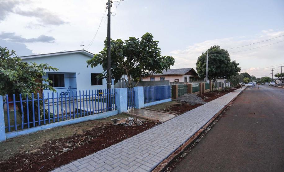 Obras de Pavimentação asfáltica e calçada na cidade de Braganey