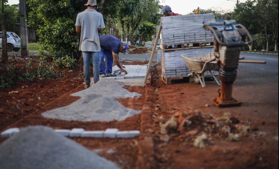 Obras de Pavimentação asfáltica e calçada na cidade de Braganey