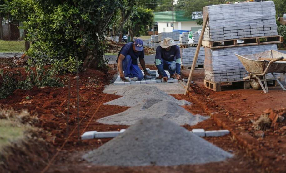 Obras de Pavimentação asfáltica e calçada na cidade de Braganey