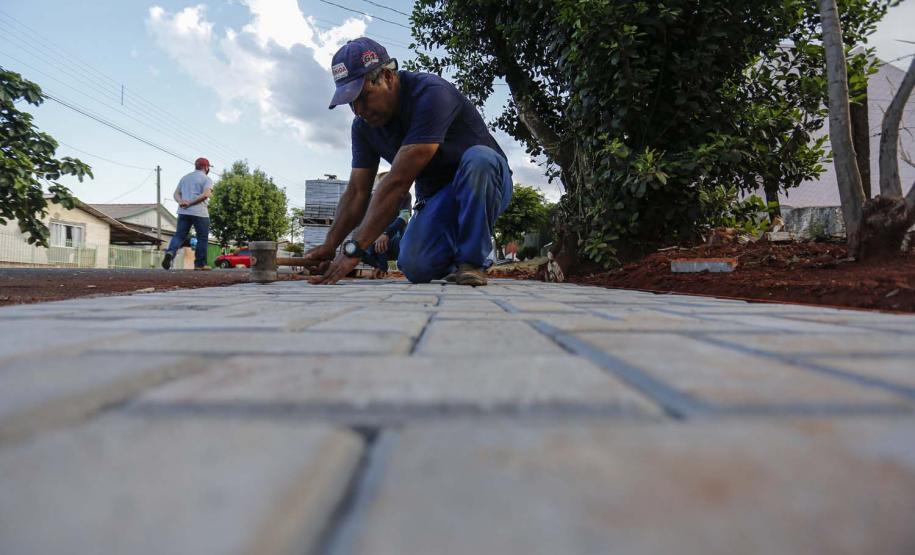 Obras de Pavimentação asfáltica e calçada na cidade de Braganey