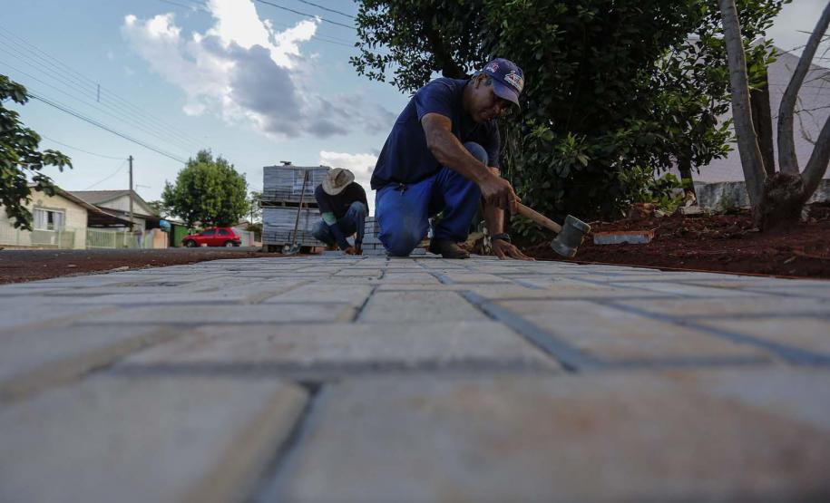 Obras de Pavimentação asfáltica e calçada na cidade de Braganey
