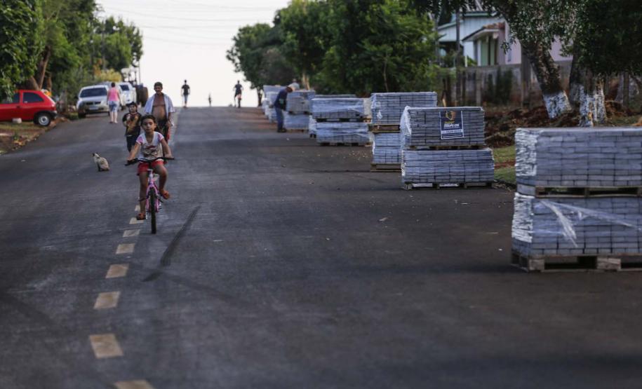 Obras de Pavimentação asfáltica e calçada na cidade de Braganey