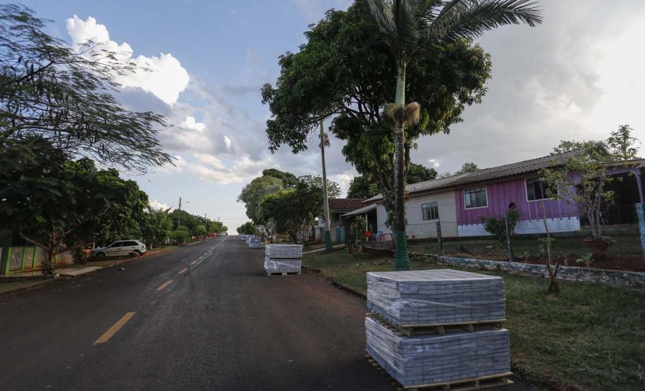 Obras de Pavimentação asfáltica e calçada na cidade de Braganey