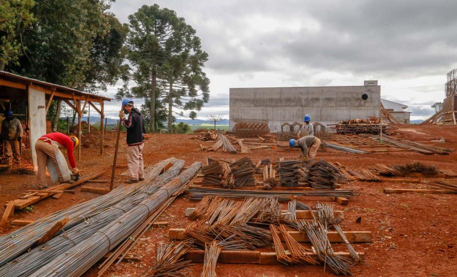 Obras da Sanepar em Laranjeiras do Sul