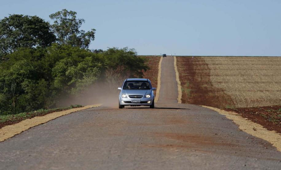 Pavimentacão em Pedra Poliédrica na KD-306  em Palotina