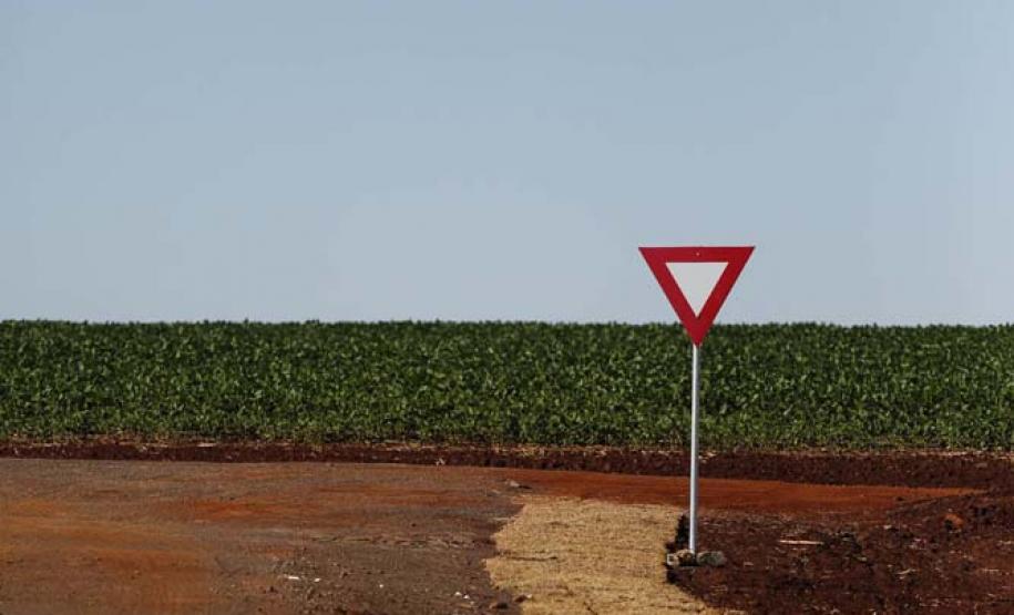 Pavimentacão em Pedra Poliédrica na KD-306  em Palotina