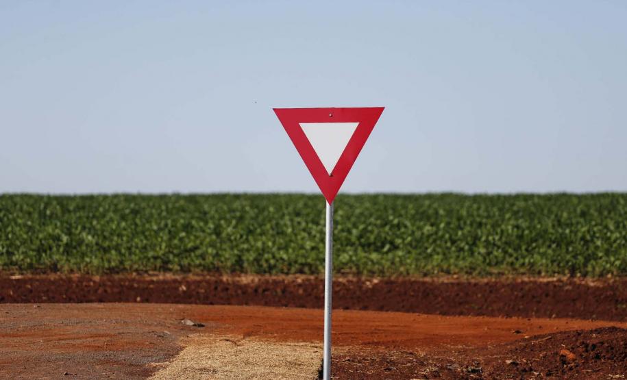 Pavimentacão em Pedra Poliédrica na KD-306  em Palotina
