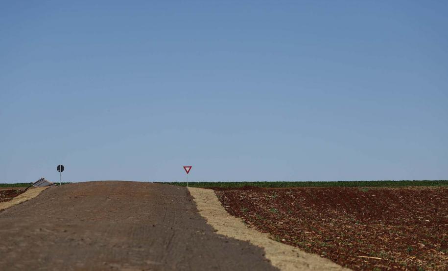 Pavimentacão em Pedra Poliédrica na KD-306  em Palotina