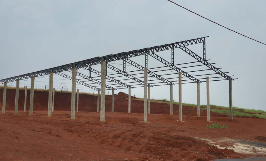 Mangueirinha ganha asfalto novo, parque e feira do agricultor