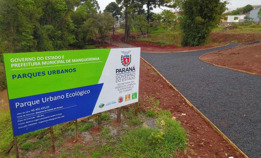 Mangueirinha ganha asfalto novo, parque e feira do agricultor