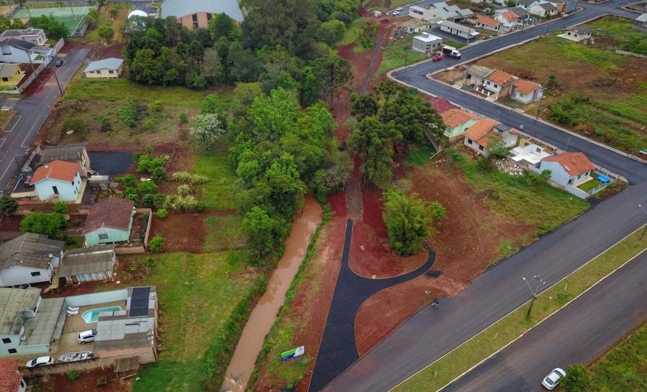 Mangueirinha ganha asfalto novo, parque e feira do agricultor