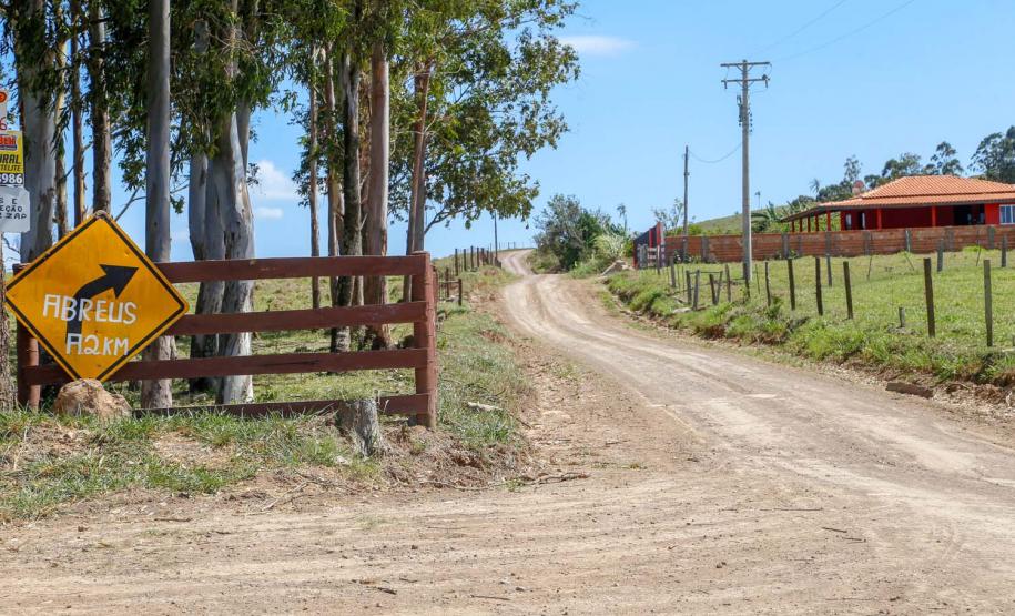Pavimentação poliédrica em paralelepipedo rodovia oscar fogaça leite em ribeirao claro.